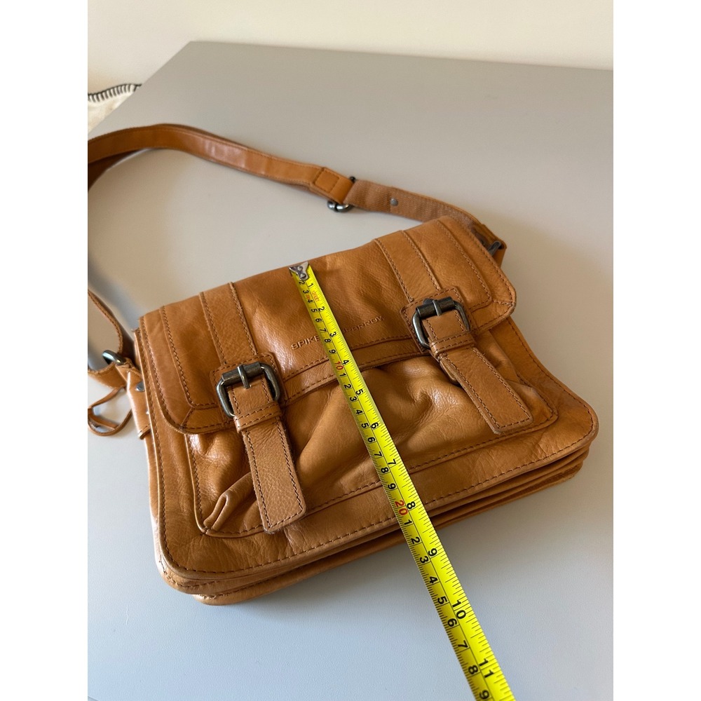 Spikes & Sparrow Cognac Brown Leather Crossbody Messenger Bag - Picture 9 of 9